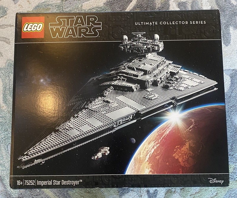 LEGO Star Wars 75252 UCS Imperial Star Destroyer Sealed