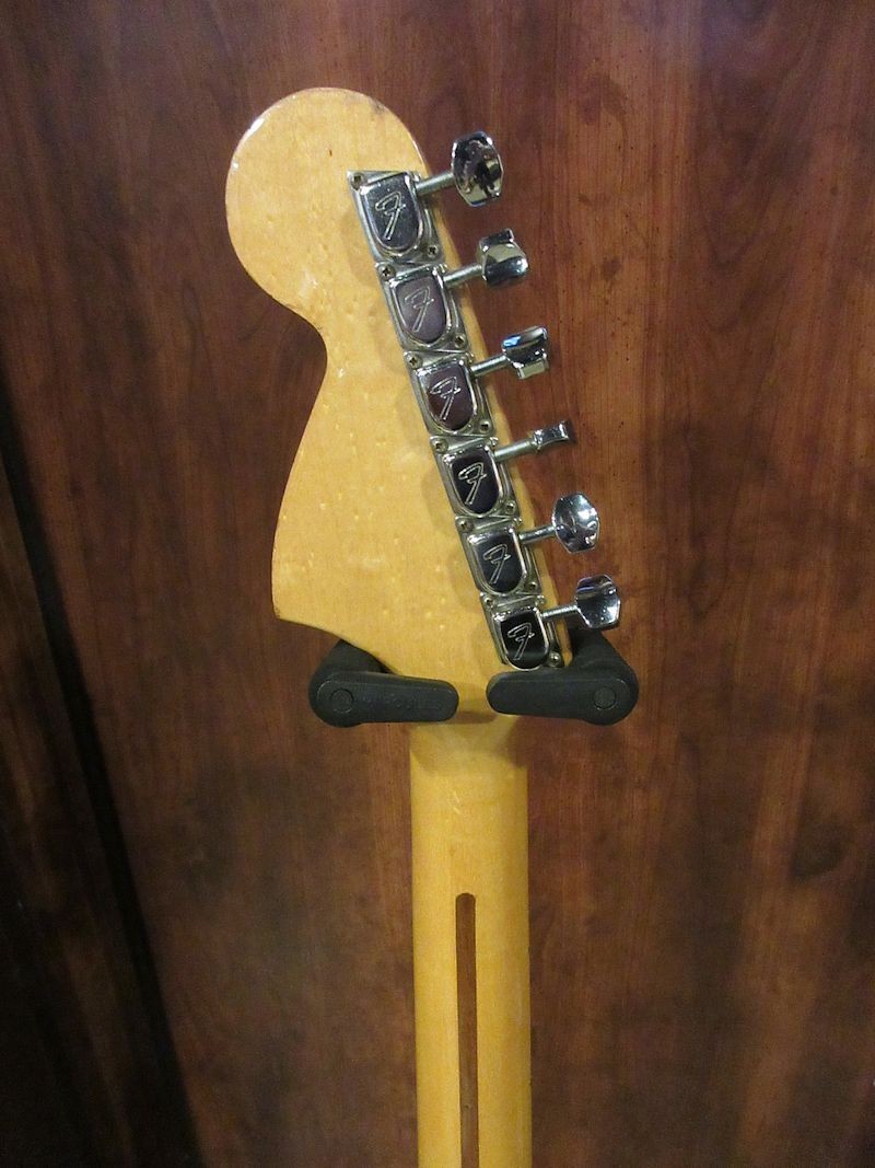 Fender 1977 Stratocaster Sunburst Maple Neck Vintage Electric