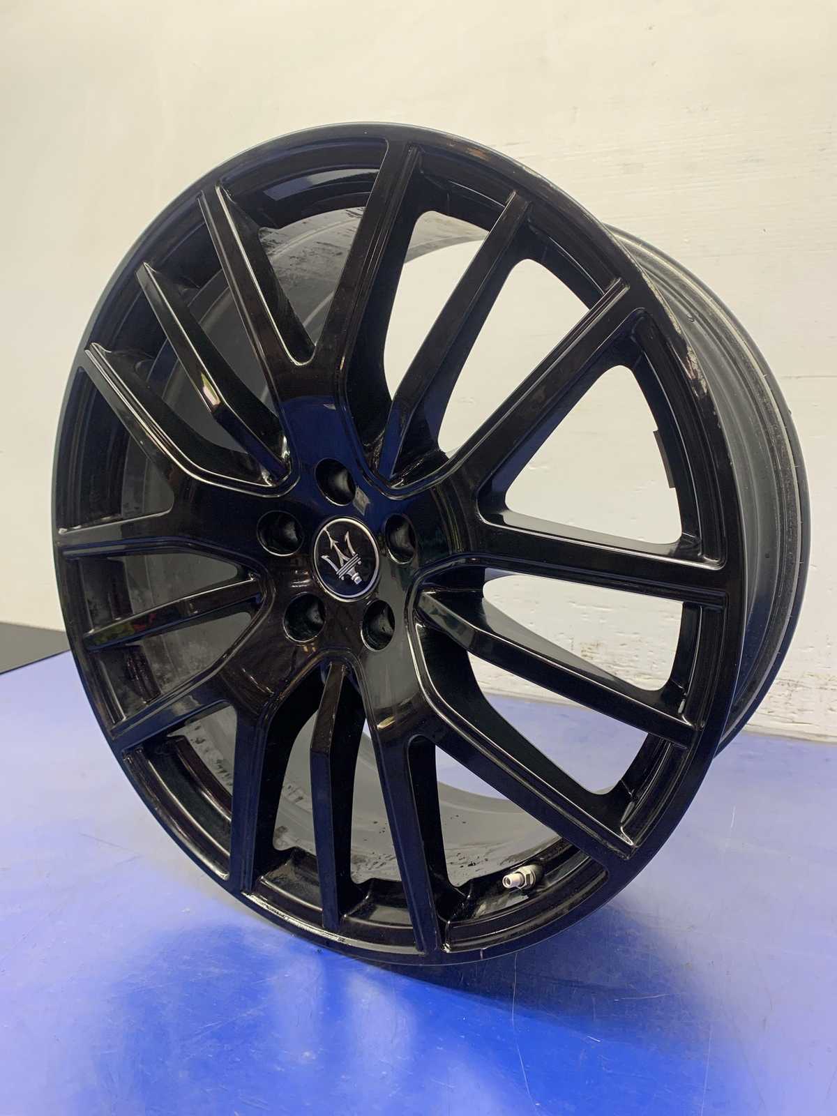 2017 - 2020 MASERATI LEVANTE M161 OEM 21X9 15 SPOKE BLACK WHEEL RIM *CURB RASH*