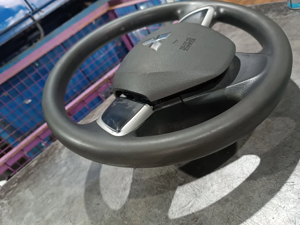 Original Mitsubishi Space Star A0 Lenkrad mit Airbag 4400A707XA - Bild 2 von 4