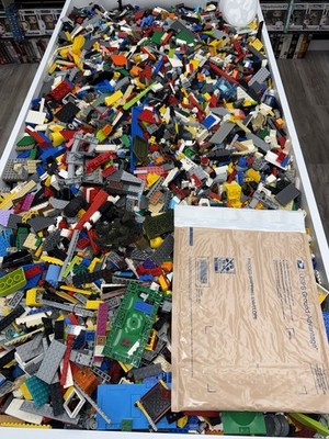 LEGO Bulk Lot Mixed Bricks, Parts & Pieces - Multicolor Plastic
