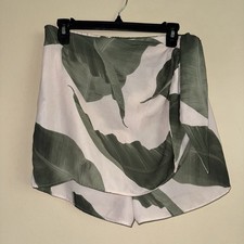 Show Me Your MuMu Green Tropical Leaf Wrap Overlay Shorts Size L