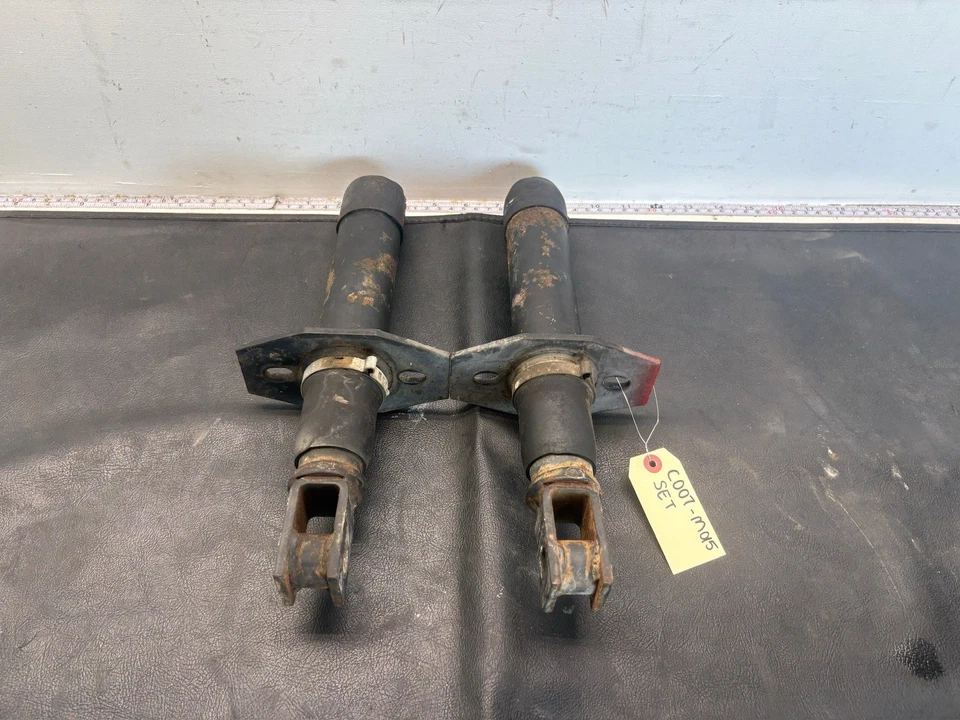 Juego de amortiguadores de parachoques trasero Porsche 944 1985 Foto 2 de 2