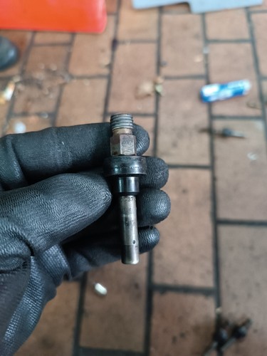 Mercedes-Benz W124 C124 M102 M103 W126 Einspritzdüse Bosch 0437502010