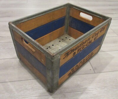 VINTAGE RARE KNUDSEN CRY CO 1967 WOOD METAL MILK CRATE BOX DAIRY