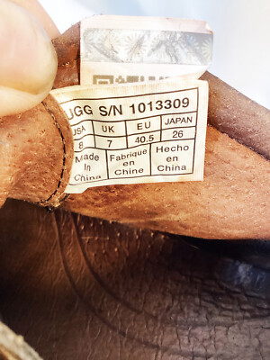 UGG Bueller Suede Shoes Mens 8 Brown Casual Low Top Sneaker  display picture 2