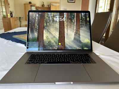 Apple MacBook Pro 15'' (2018)   i7 / 16GB RAM / 512GB SSD   Top Zustand