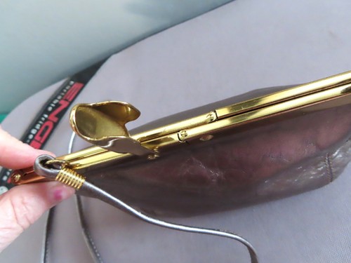 Stevens Melbourne ladies silver Metallic Leather evening bag w/gold Hw. Lovely - Picture 5 of 8