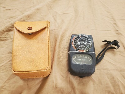 General Electric DW58 Light Meter w/case, as-is