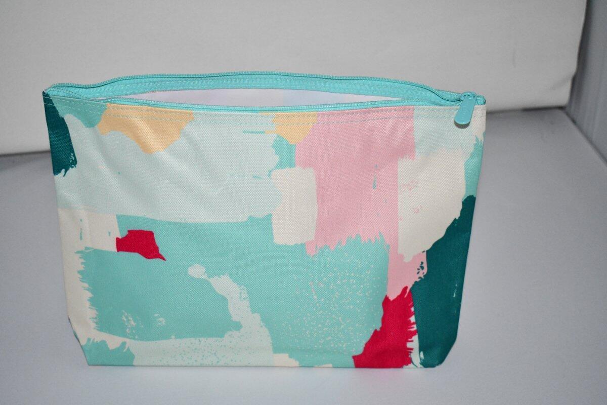 Thirty One Zipper Pouch in Painted Streaks NWT