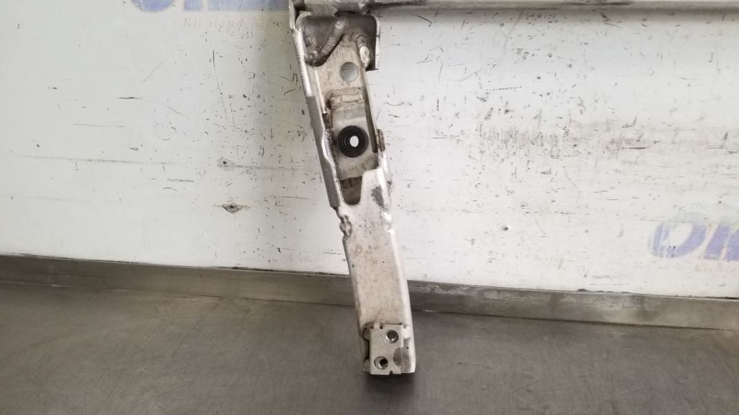 17 2017 MASERATI GHIBLI OEM LOWER RADIATOR CORE SUPPORT 