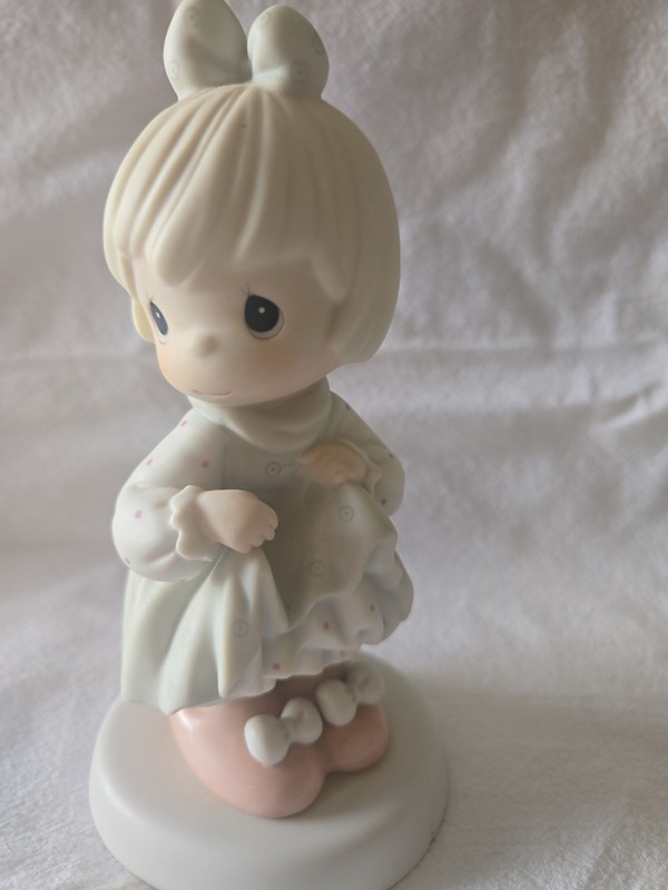 Vintage 1996 Enesco Precious Moments 531634 "Who's Gonna Fill Your Shoes"