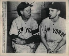 1948 Press Photo New York Yankees mgr Bucky Harris & Charles Silvers