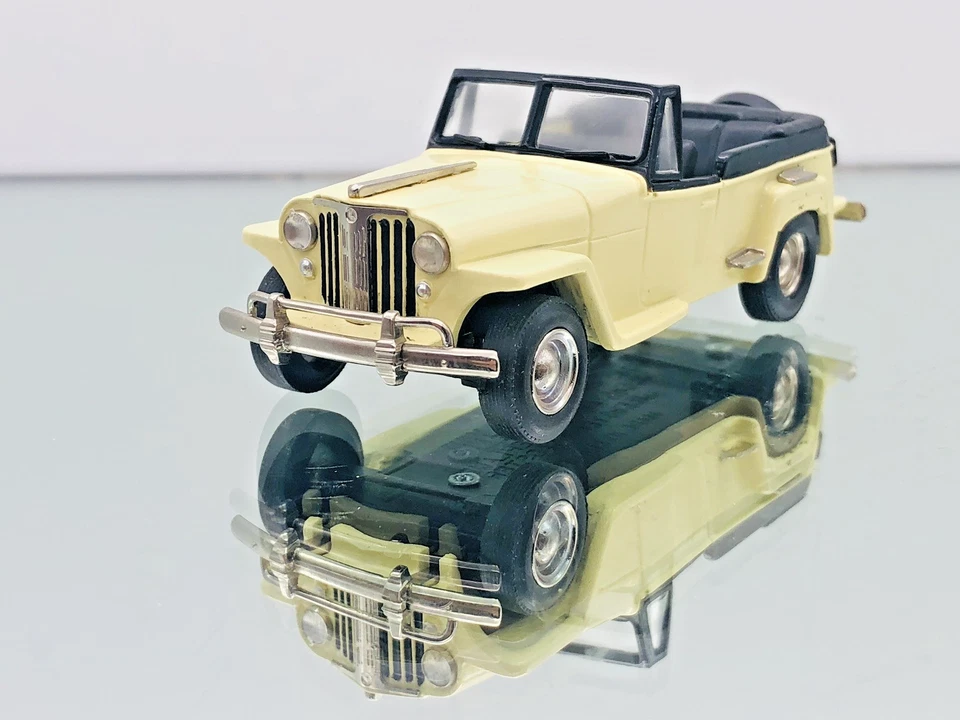 US MODEL MINT 1949 WILLYS OVERLAND JEEPSTER RDSTR. US-5 NIB 1:43 + BONUS - Image 3 of 4