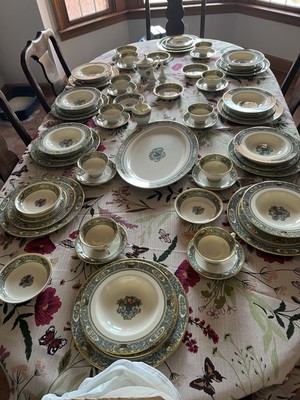 Lenox Autumn (Gold Backstamp) China Service For 8-10; 70 Pieces