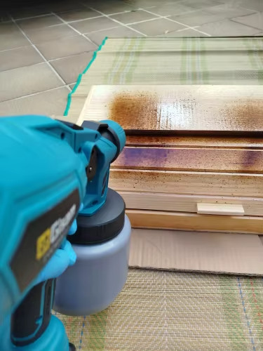 Pulvérisateur peinture sans fil pour repeindre facilement vos meubles de jardin