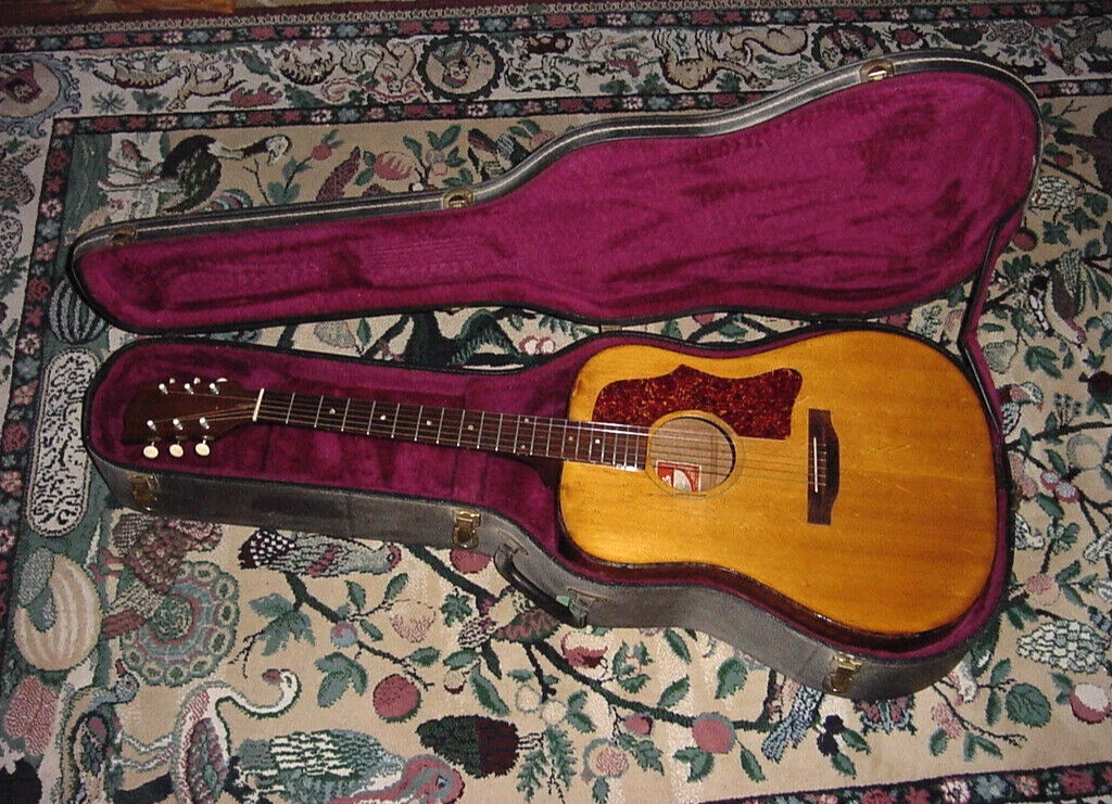 GIBSON J 40 ACOUSTIC GUITAR 1970 WITH CASE
