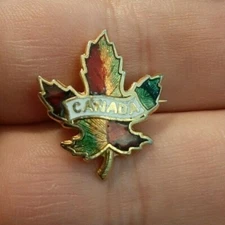 CANADA Leaf Metal Pinback changed colors autumn Northern Vintage