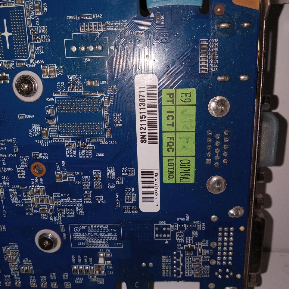 Gigabyte GTX 550 Ti Pc Graphics Card 1GB GDDR5 PCIe Video GV-N550WF2-1GI - Image 3 of 4