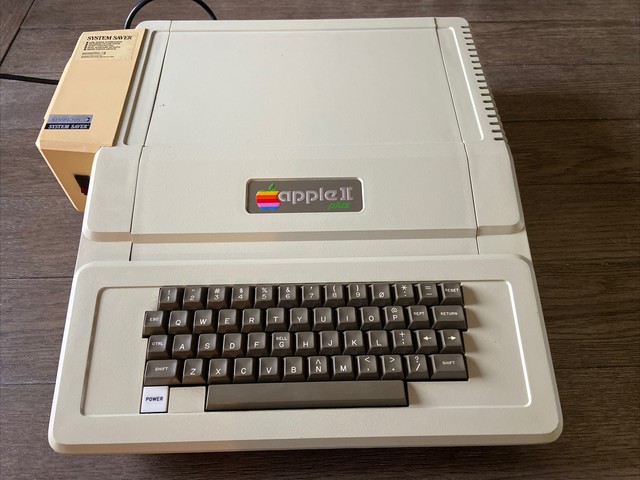 Vintage Antique Apple II Plus Computer A2S1048 80 Col And DiskII Cards