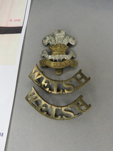WWI British Army Medal Pair War / Victory to STUART, Welsh Regiment & Badges - Picture 10 of 11