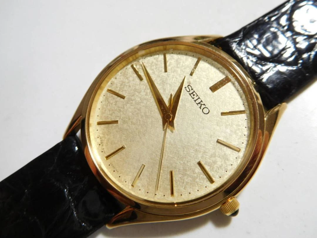 Seiko Dolce 8J41-0AJ0 Gold Stainless Steel Box Quartz Mens