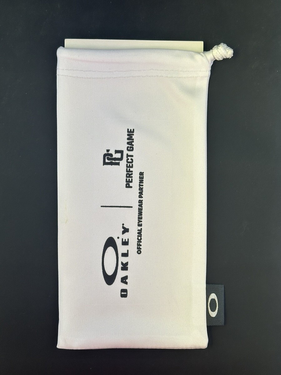 ⭐️⭐️mint⭐️⭐️ OAKLEY PERFECT GAME PG LARGE WHITE MICRO FIBER CLOTH SUNGLASSES