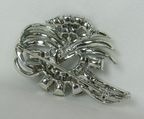 VTG 1950s SIGNED CORO BLUE GEM CUT CRYSTAL ON METAL FRAME BROOCH 2 1/2" LONG - Picture 12 of 12