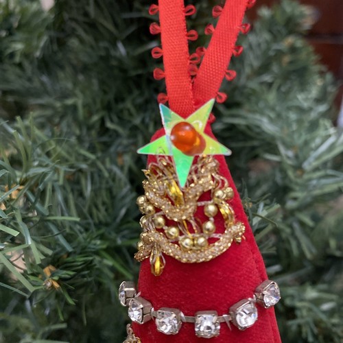 Hollywood Regency Vintage Christmas Ornament Red Gold Velvety Tree Rhinestones - Picture 4 of 9