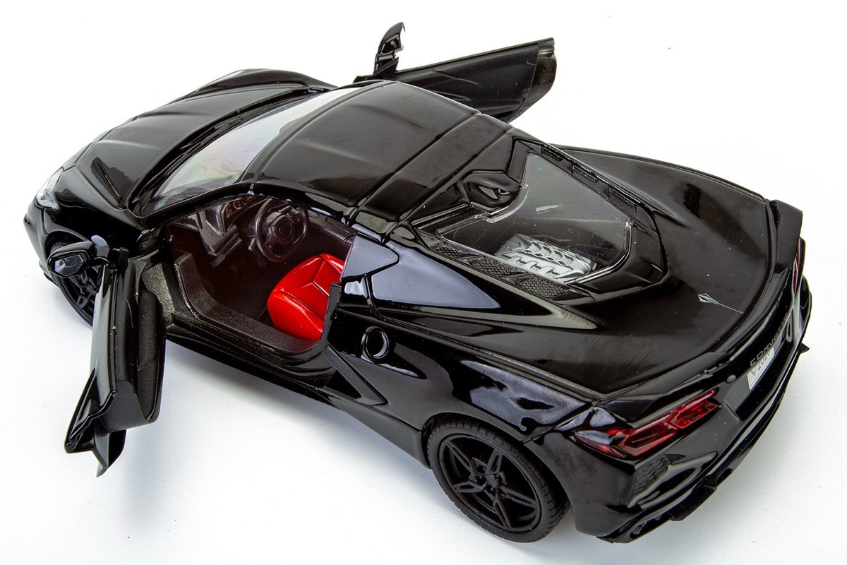 2020 Chevrolet Corvette C8 Stingray Black 1:24 Diecast Model