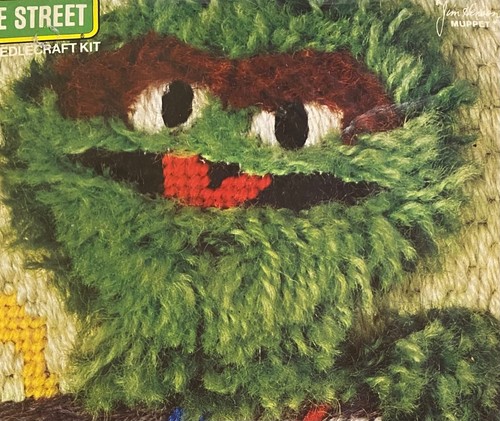 Vintage 1970's SESAME STREET Oscar The Grouch Friends Needlecraft Kit Open - Picture 2 of 5