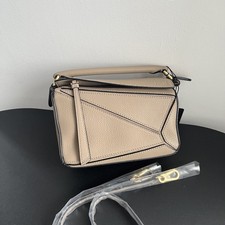 Loewe Pre-Owned Authentic Satchel Sand Free T...