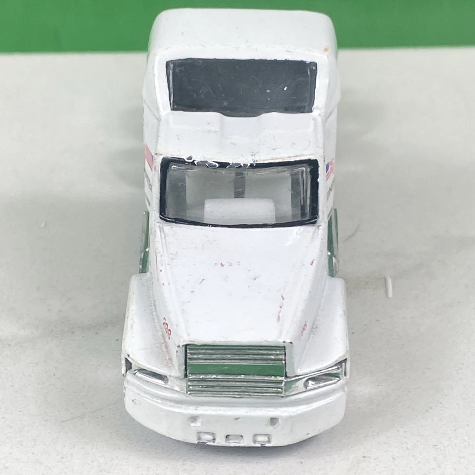 Remolque de camión y transporte de colección RealToy NASA Foto 4 de 4