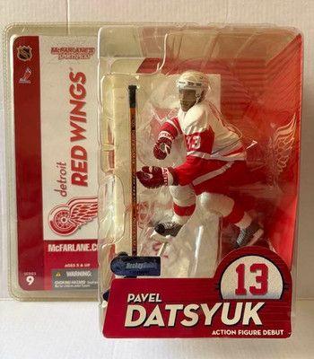 NEW MCFARLANE SERIES 9 PAVEL DATSYUK NHL DETROIT RED WINGS WHITE JERSEY FIGURE