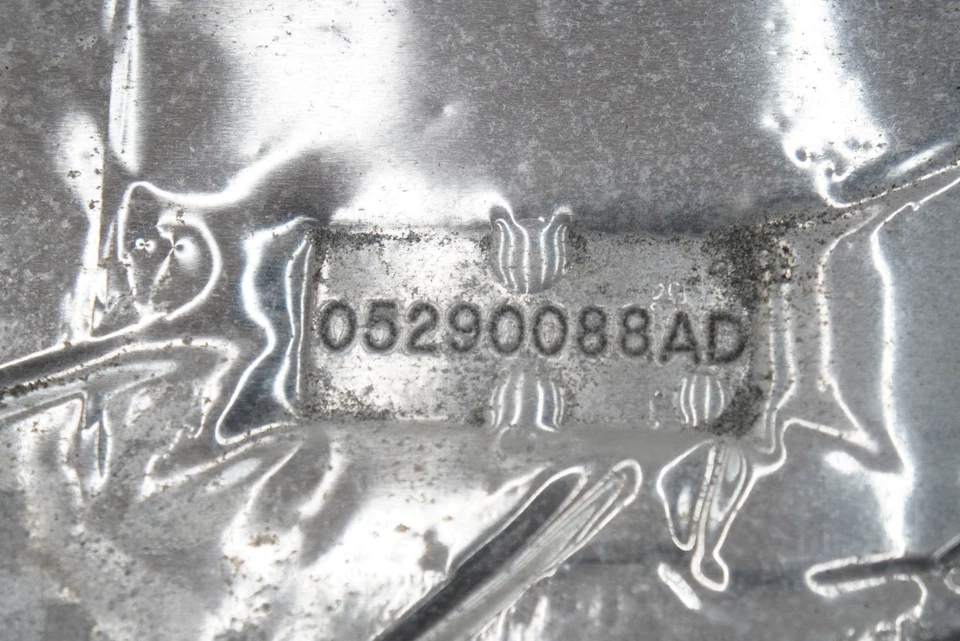Panel de protección térmico del tanque de combustible de gasolina 05290088AD OEM Dodge Viper 2003-10 Foto 3 de 3