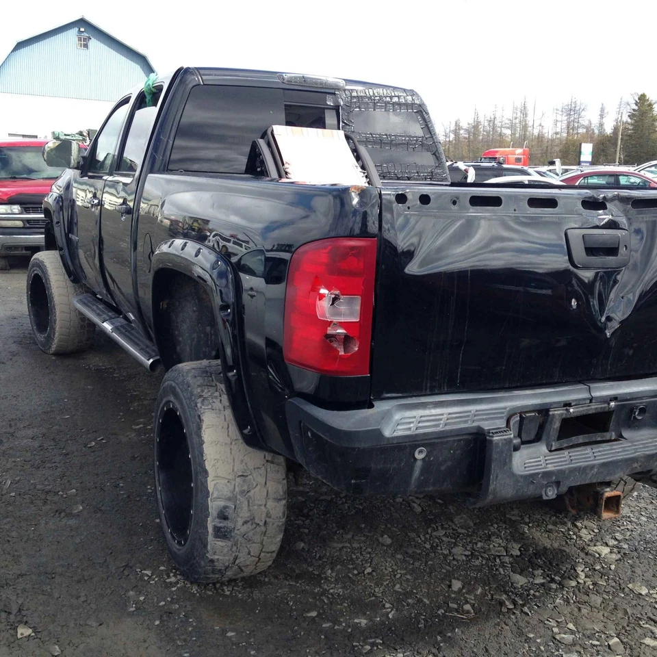 Used Fuse Box Engine fits: 2008 Chevrolet Silverado 2500 pickup 6.6L Duramax die - Image 2 of 4