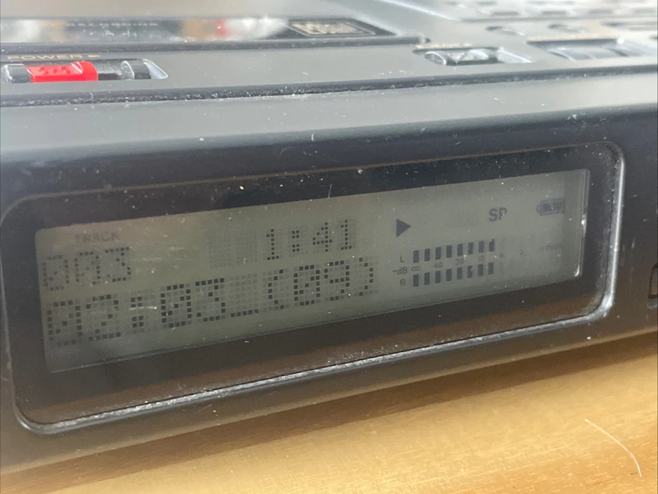 Grabadora y reproductor portátil MiniDisc Marantz pmd-650U Foto 2 de 4