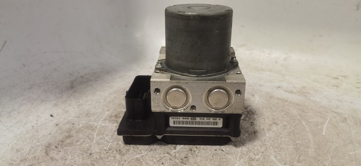 2007 - 2013 BMW 328Xi ABS Anti-Lock Brake Pump Module Unit 