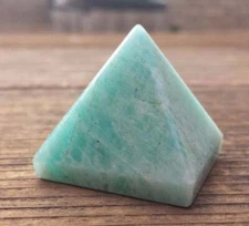 NATURAL AMAZONITE MEDIUM GEMSTONE PYRAMID 27-30mm