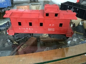 Lionel O-27 Southern Pacific Red Caboose #6257