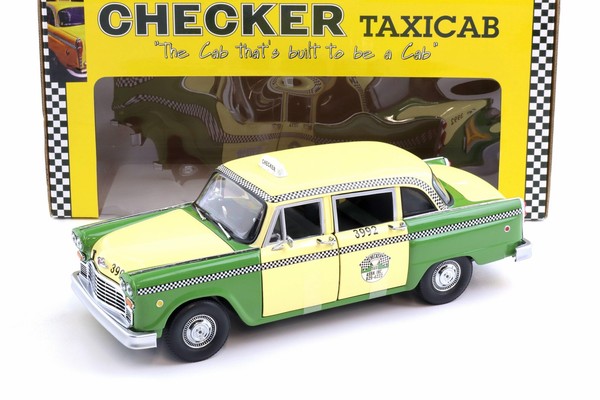 1:18 Sun Star 1981 Chicago Checker Cab Taxi Assn. Inc. Green/ Beige-image