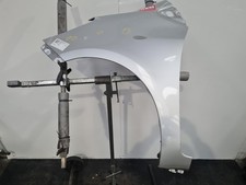 TOYOTA YARIS MK2 2006 LEFT FRONT WING 5 DOOR HATCHBACK SILVER 5381252210