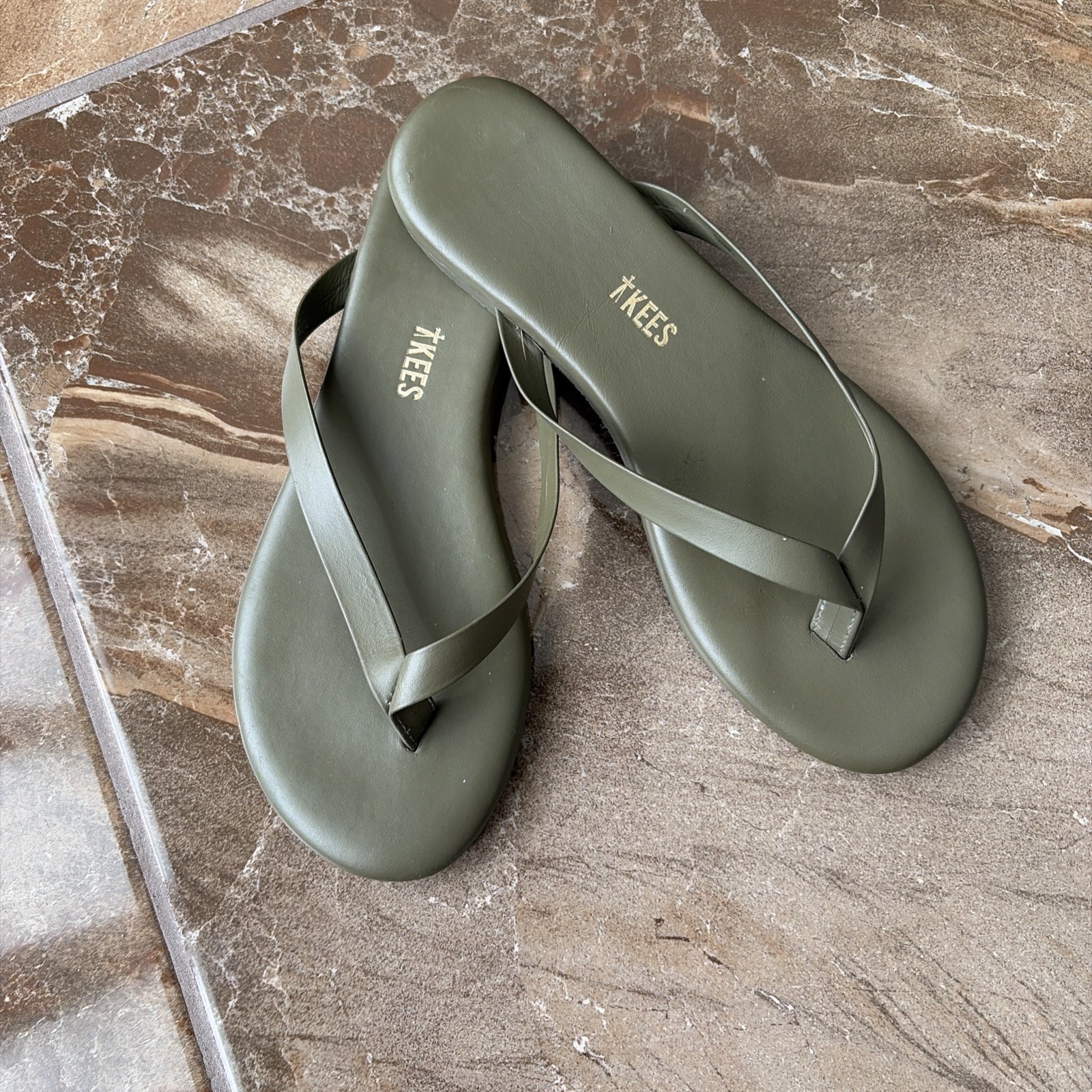 TKEES Vegan Synthetic olive green  Thong Sandals Women's Size 7 Slip On