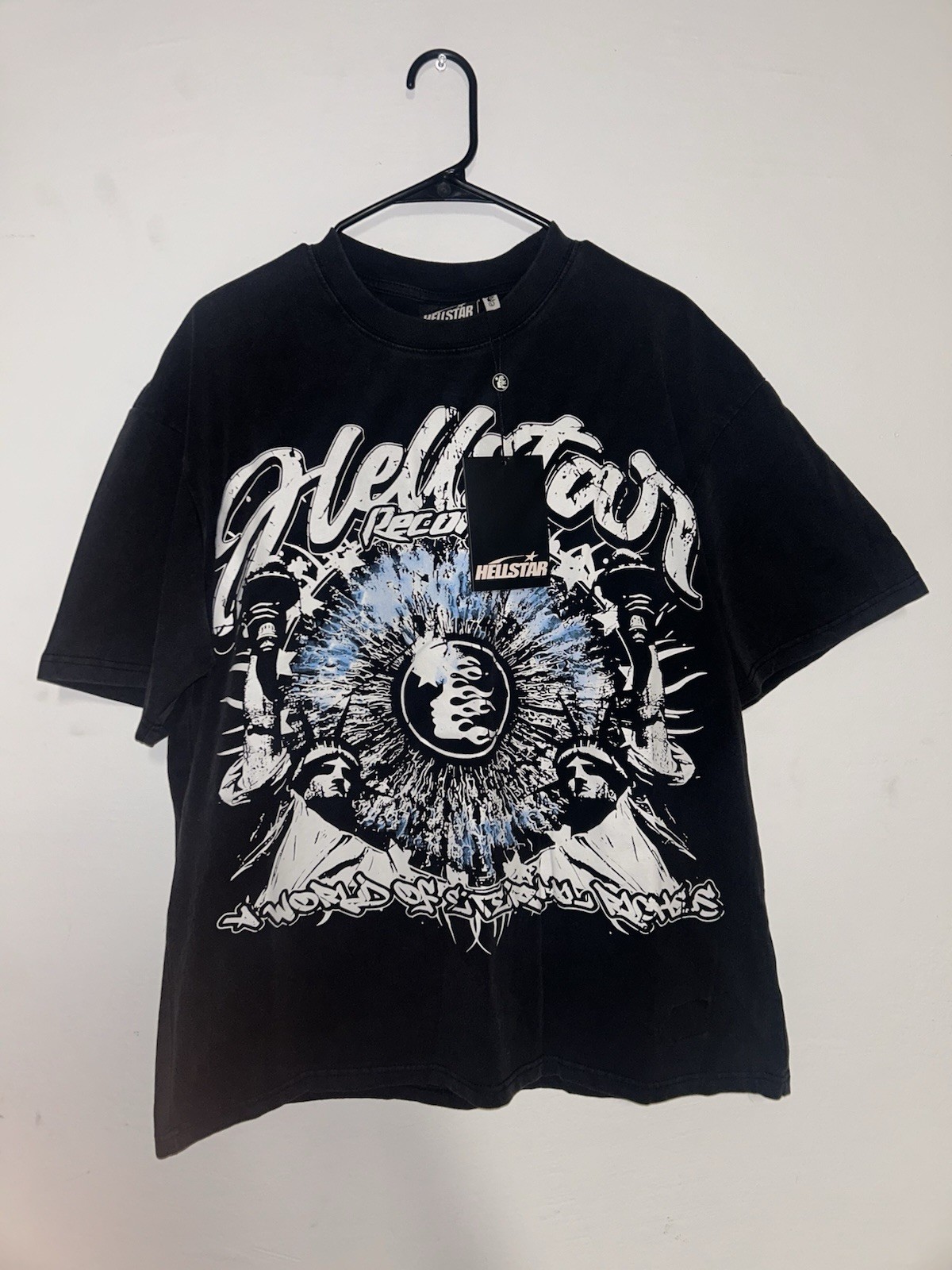Hellstar Tee The World Is Yours