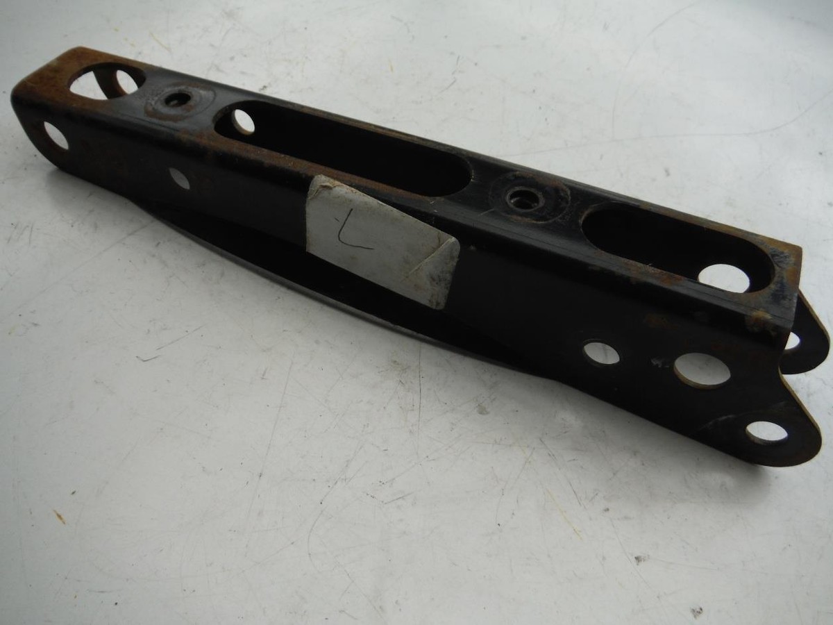 じゅん 02 03 04 Honda TRX250TE Recon ES Lt BRACKET, CENTER SPLASH GUARD