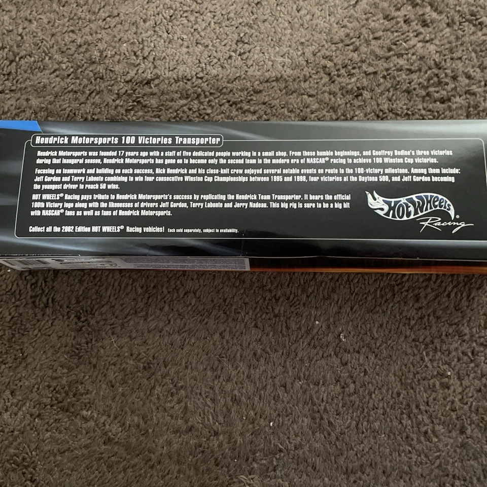 Hot Wheels Hendrick Motorsports 100 Victories Transporter NASCAR Diecast 1:64 Foto 2 de 3