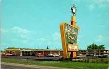 Holiday Inn Hotel, FLINT, Michigan Chrome Advertising Postcard - Curt Teich