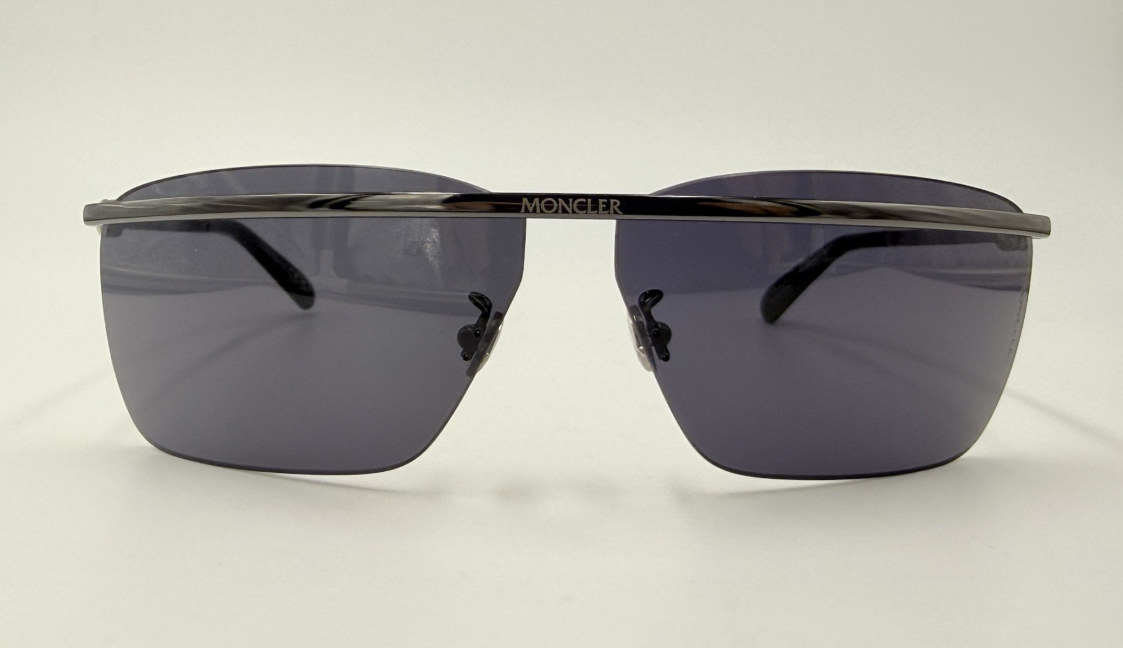 Authentic MONCLER NIVELER MC0257 08A Gunmetal, Black Smoke Lens Sunglasses thumbnail 2