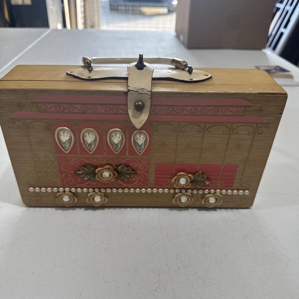Vintage Signed Enid Collins Pink, Red,  & White Cable Car BOX PURSE 1964 - Image 2 of 4