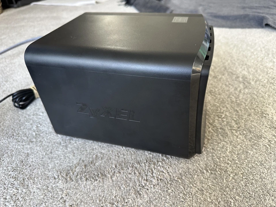Zyxel NAS 542 4 bay (fully populated with 6.5tb) - Image 3 of 4